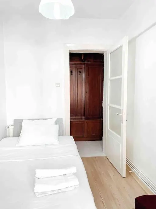 3 Bedroom Flat With 2 Balcony In Cihangir Istanbul 0*,
