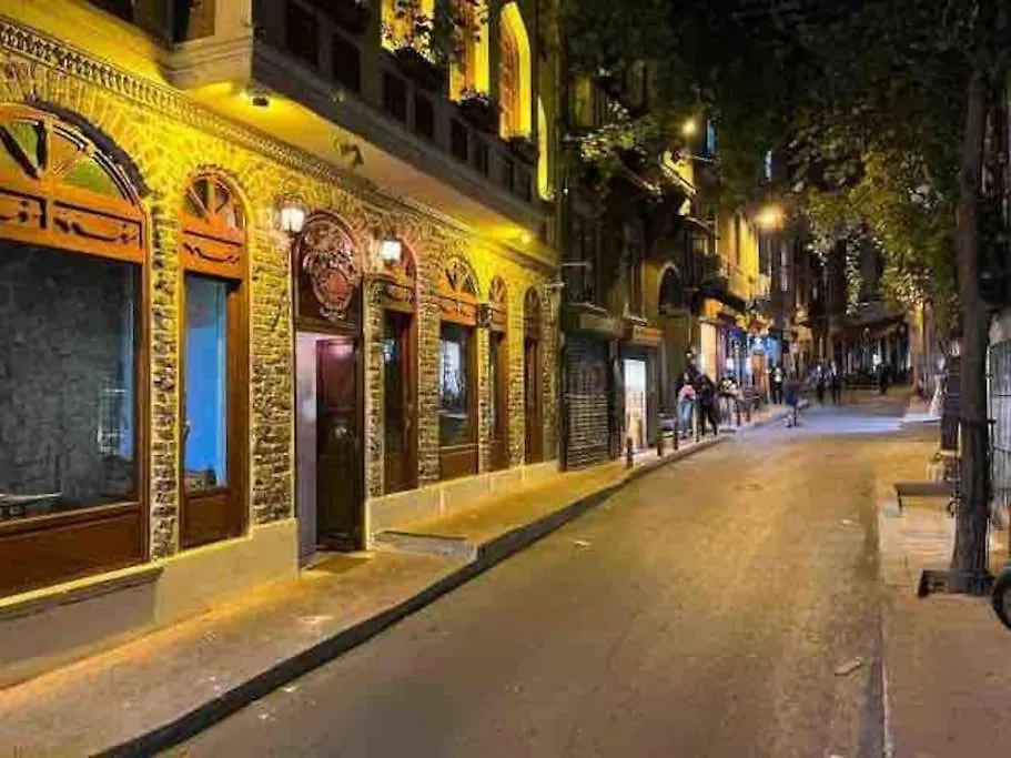 3 Bedroom Flat With 2 Balcony In Cihangir Istanbul Apartment